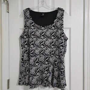 Torrid Top Plus Size 2 Black White Floral Sleeveless